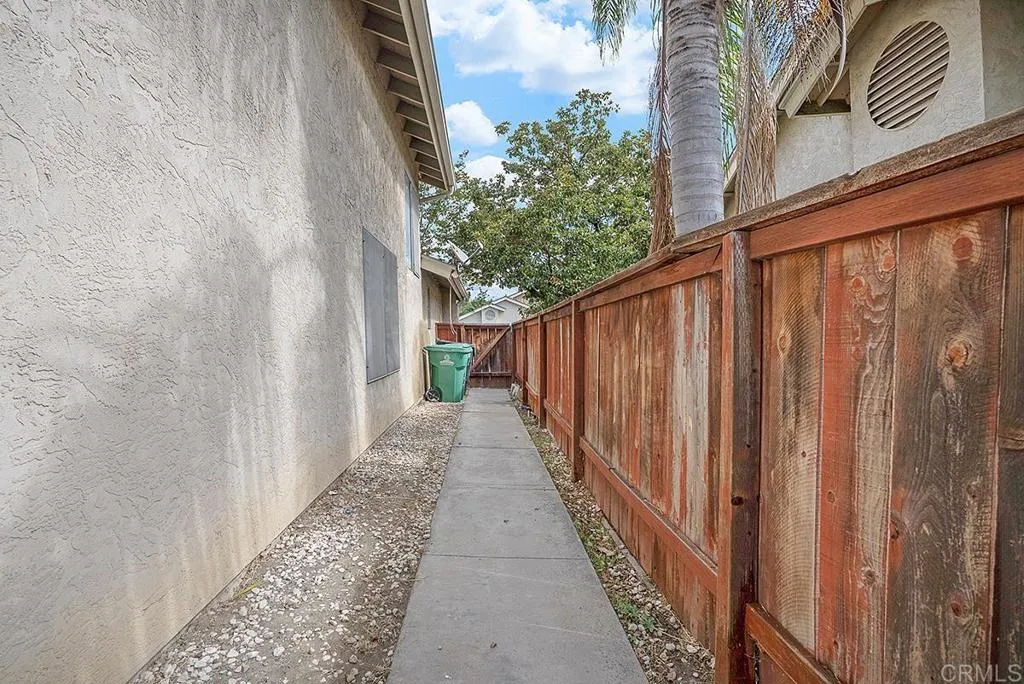 https://cdn.realtyfeed.com/cdn/127/306568890/f1b21e4da6bdcdb864a61a6f6e8de8cd.webp