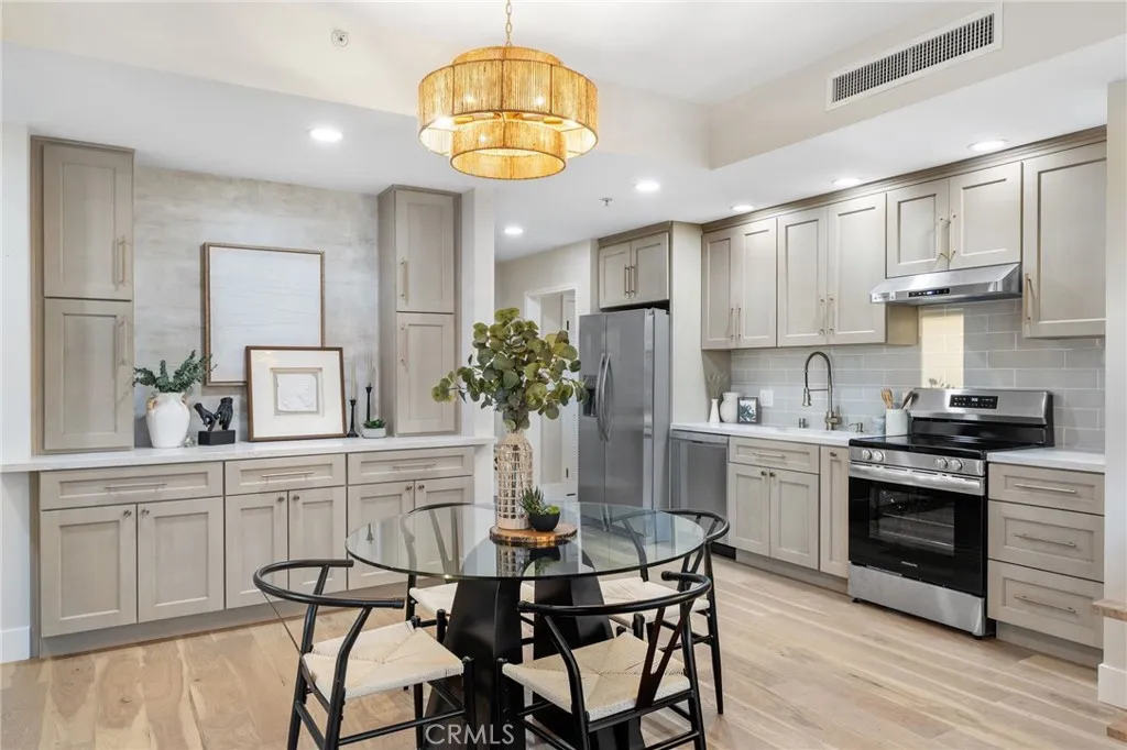 https://cdn.realtyfeed.com/cdn/127/306568892/b94f5a365d6ac8f7b7a9827462fd0b46.webp