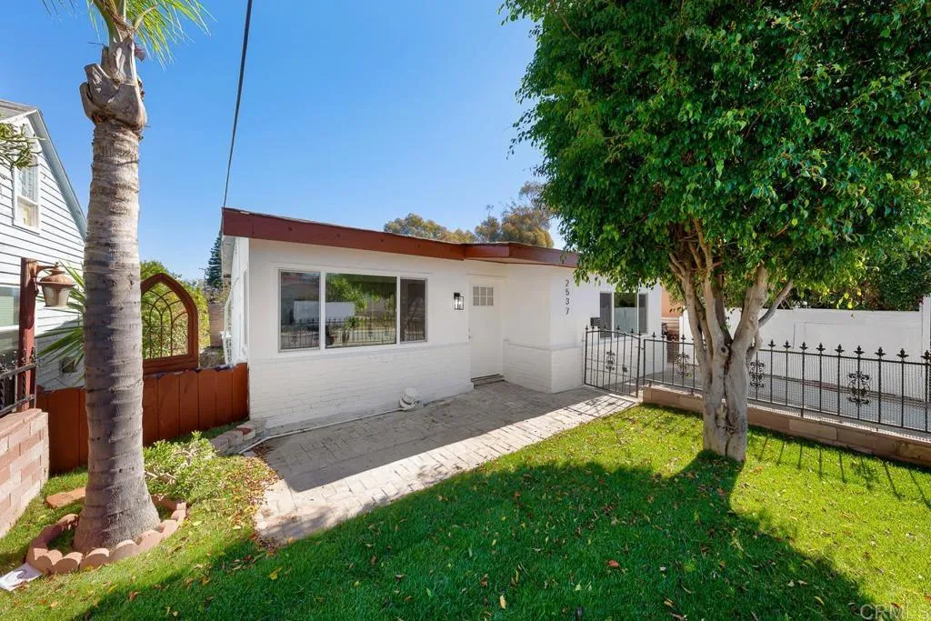 https://cdn.realtyfeed.com/cdn/127/306568903/615e94cb680f938df75fc62bd953352c.webp