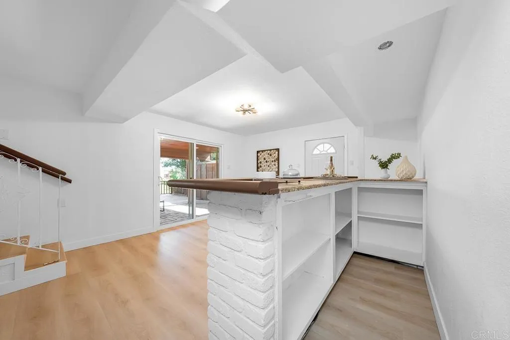 https://cdn.realtyfeed.com/cdn/127/306568903/b30551a3ad2cf49ec863cd72fb433a11.webp
