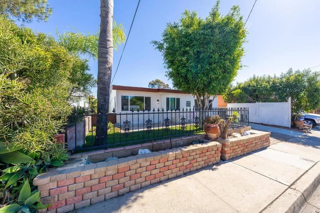 https://cdn.realtyfeed.com/cdn/127/306568903/d0c79fc1ad61a068a57bcf42405ac6a9.webp