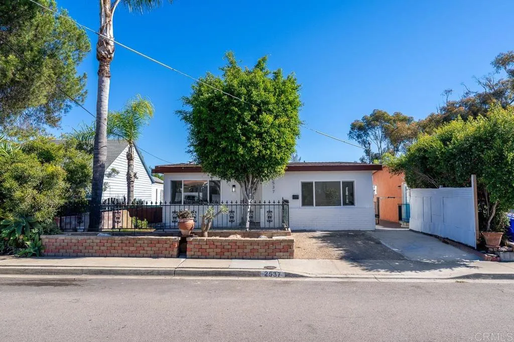 https://cdn.realtyfeed.com/cdn/127/306568903/ee6831d56c396be547bcf6ac77d8f647.webp