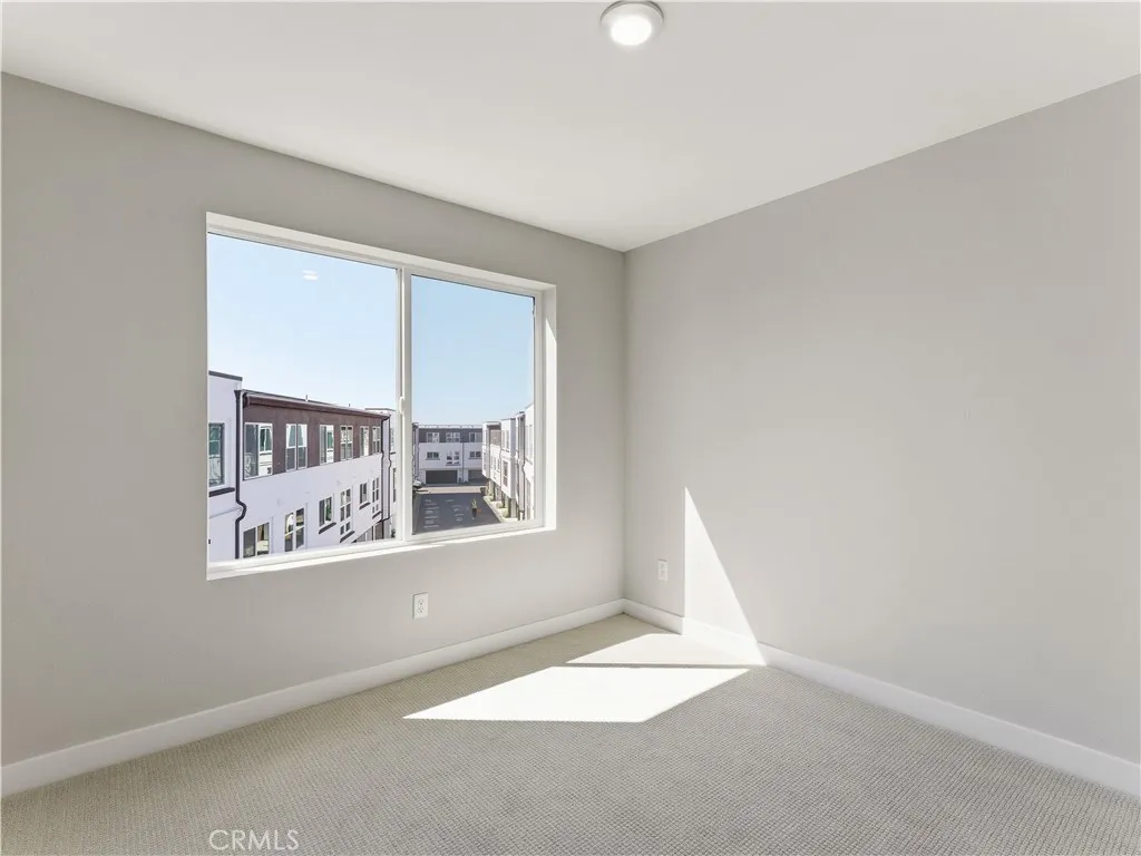https://cdn.realtyfeed.com/cdn/127/306568979/a46792bbb3fba9d808a328f5ee06d98f.webp