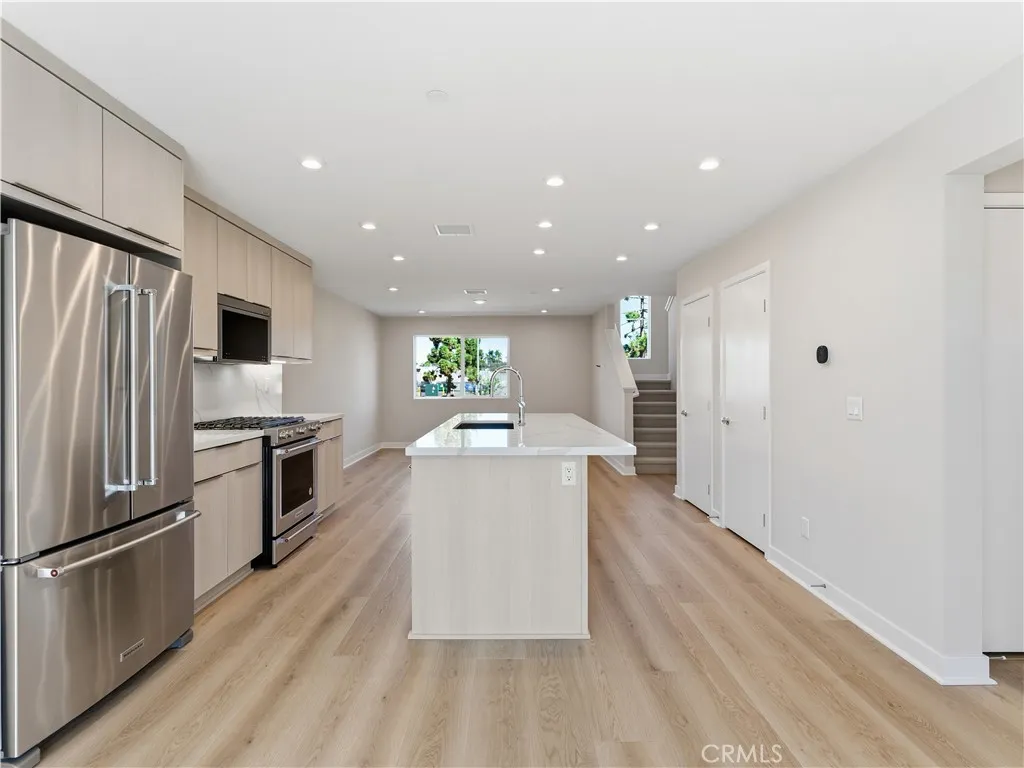 https://cdn.realtyfeed.com/cdn/127/306568979/b85e5d8c3d63ea7539dcd71d0375e0f0.webp