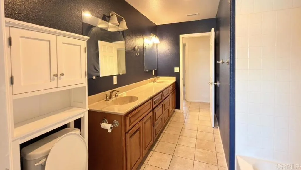 https://cdn.realtyfeed.com/cdn/127/306568980/ef46d2e6b537f2d23f114a704b0b3729.webp
