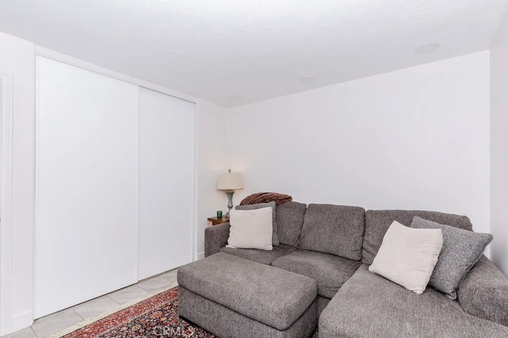 Photo #16: IG25242387 Listing: Photo #16