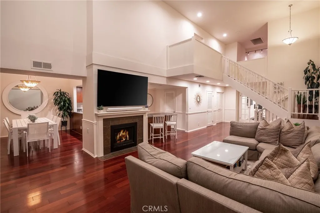 4350 Via Dolce Unit 311, Marina del Rey, CA 90292 - Photo 2 of 11, Marina Del Rey, CA