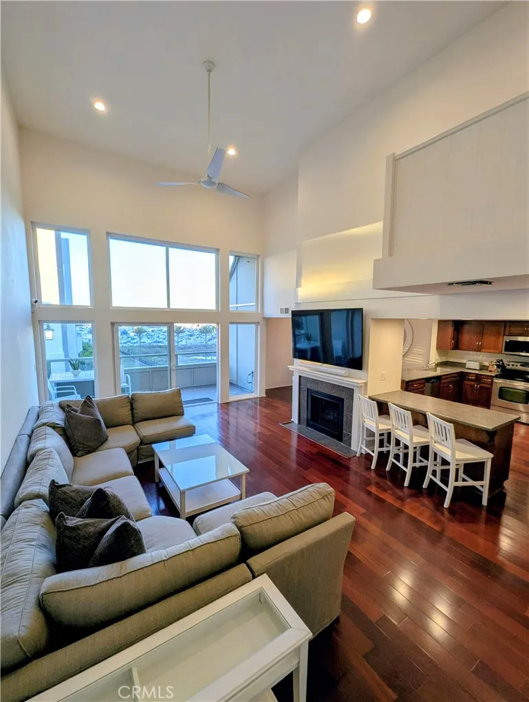 4350 Via Dolce Unit 311, Marina del Rey, CA 90292