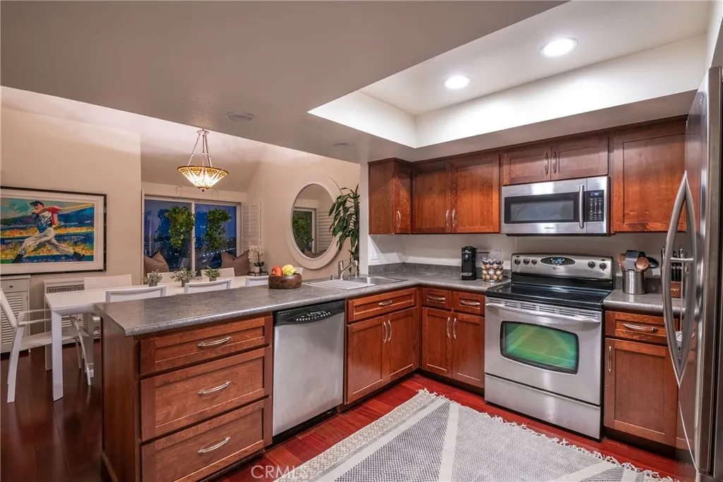 4350 Via Dolce Unit 311, Marina del Rey, CA 90292 - Photo 3 of 11, Marina Del Rey, CA