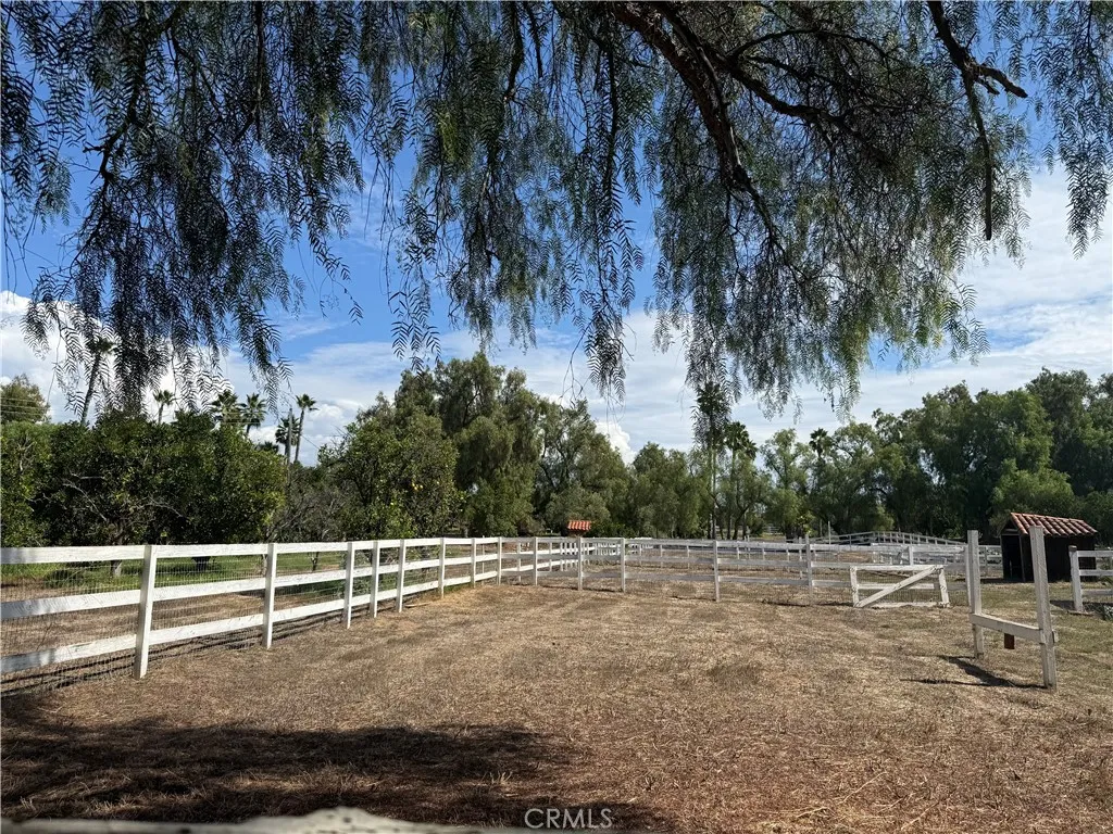 https://cdn.realtyfeed.com/cdn/127/306569169/42349b0602bf271c8d8afc6ff2301637.webp