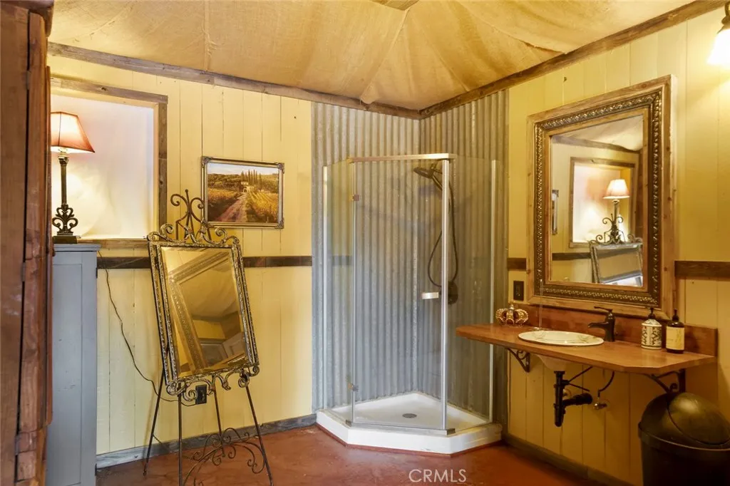 https://cdn.realtyfeed.com/cdn/127/306569169/581b60887222a446acc57e8ce4cae6c4.webp