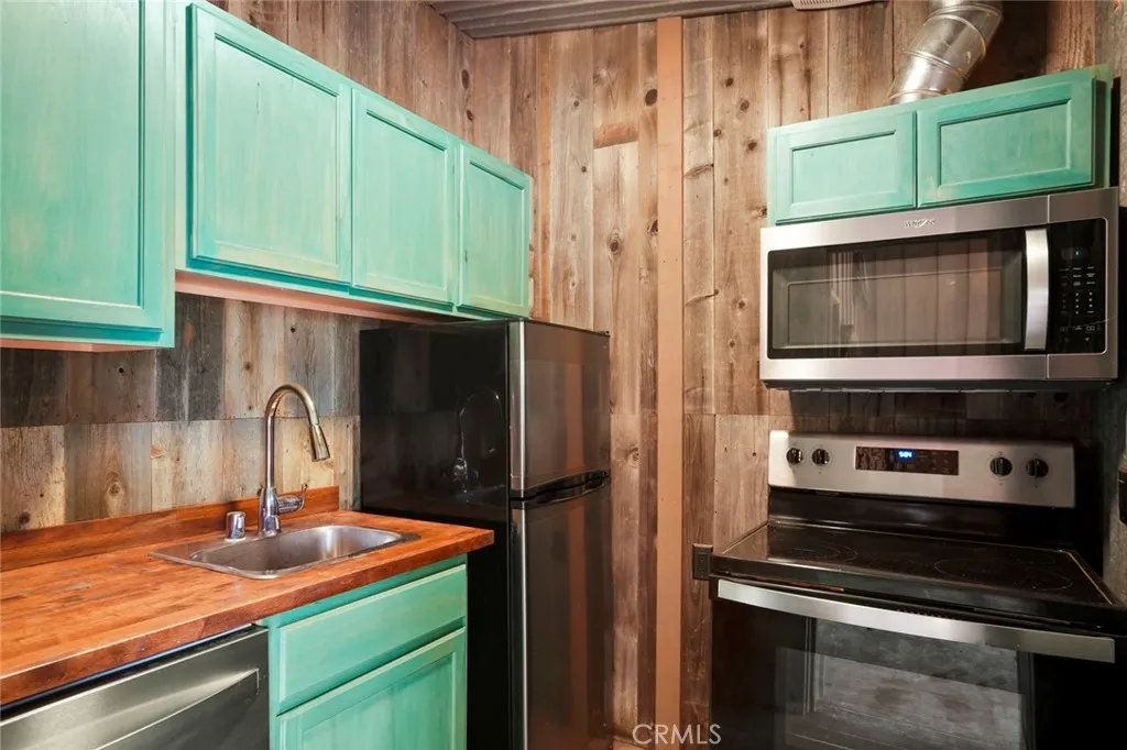 https://cdn.realtyfeed.com/cdn/127/306569169/a014796d20c0b4636e69db6c575fff98.webp