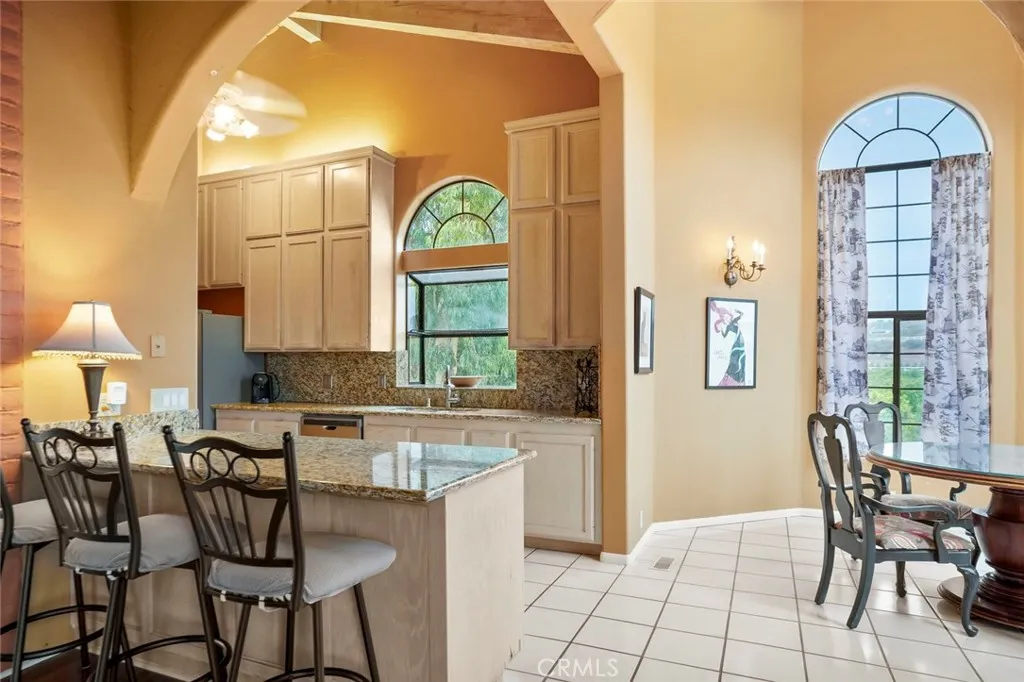 https://cdn.realtyfeed.com/cdn/127/306569169/ba3b09a9578f6f34f9d552dc05fd2f96.webp