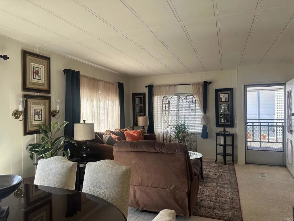 https://cdn.realtyfeed.com/cdn/127/306569197/acf00527f988a331a5f7587eb2f11904.webp