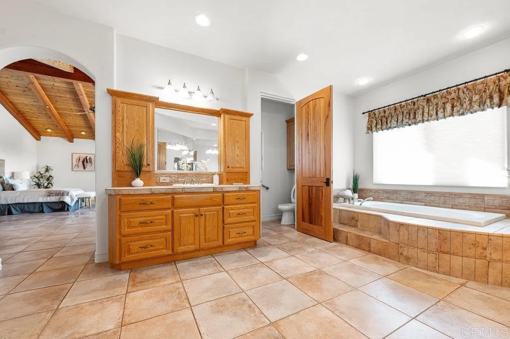 https://cdn.realtyfeed.com/cdn/127/306569204/9fe71265ff1e633c5ca2c5f16b41f43e.webp