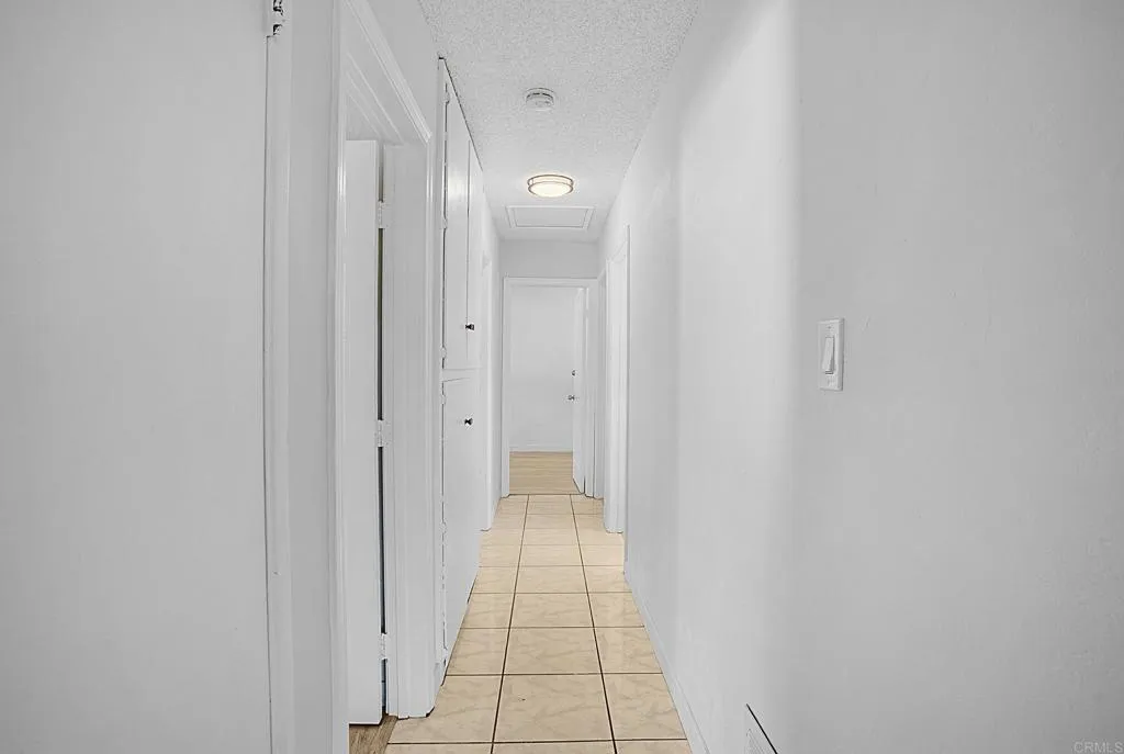 https://cdn.realtyfeed.com/cdn/127/306569310/9ee0af074377dc61667c45aaae1a6a3b.webp
