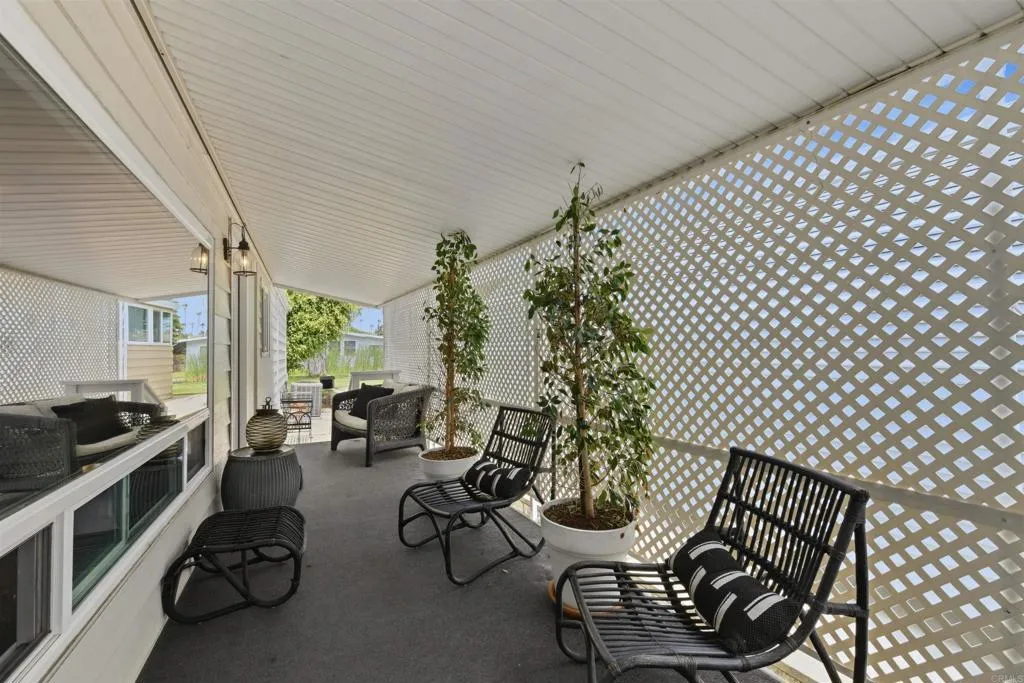 https://cdn.realtyfeed.com/cdn/127/306569351/88f6c4486afbd79db24ac90ebd14b206.webp