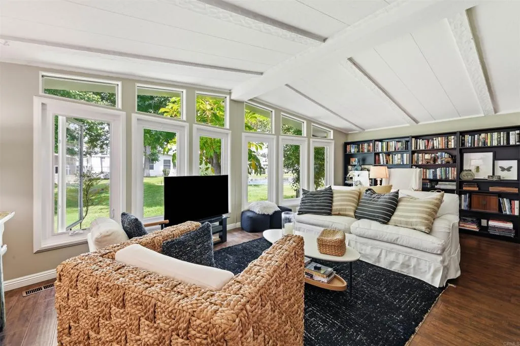 https://cdn.realtyfeed.com/cdn/127/306569351/be79ccb915ec6226ce61845de989c468.webp