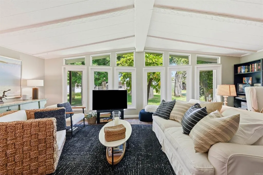 https://cdn.realtyfeed.com/cdn/127/306569351/cb6f3c68b8a089ee3beac044d8973f87.webp