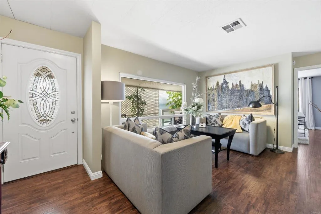 https://cdn.realtyfeed.com/cdn/127/306569351/f618cc6df3299ca4d54731456feff1f9.webp
