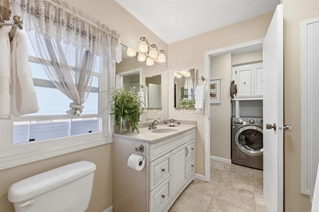 https://cdn.realtyfeed.com/cdn/127/306569351/f8625de0533f8a5d2910bacdbf5977e7.webp