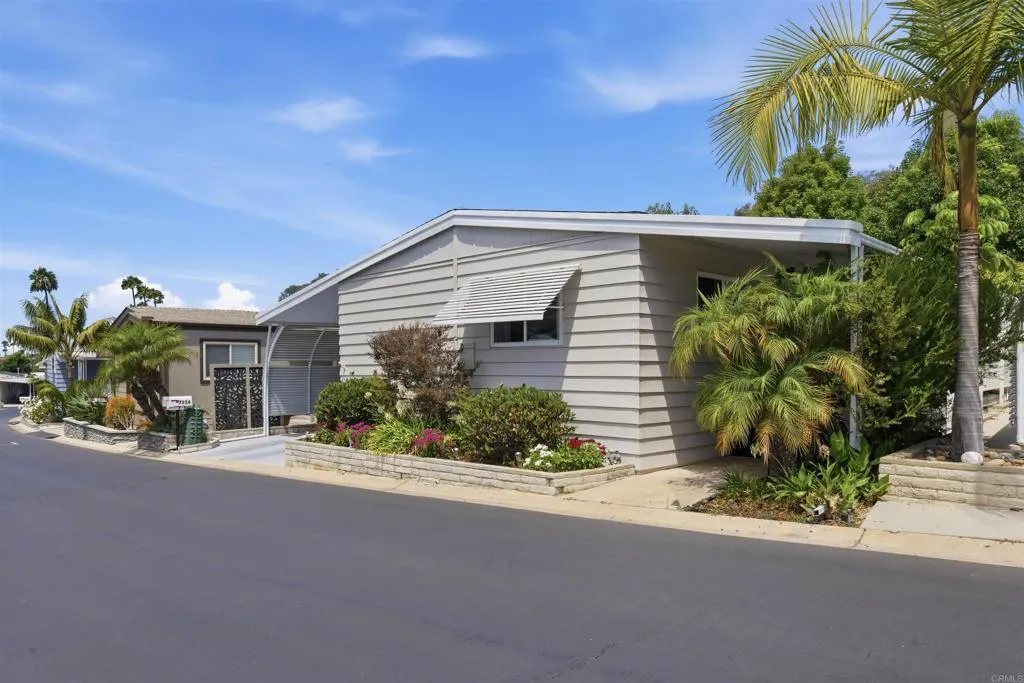 https://cdn.realtyfeed.com/cdn/127/306569351/f8b351e95c8d7ccaacb02e42eb1a4266.webp