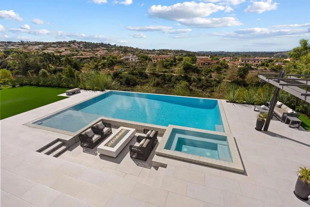 https://cdn.realtyfeed.com/cdn/127/306569400/8ff888e14899b50f3434143a7c9e48e0.webp