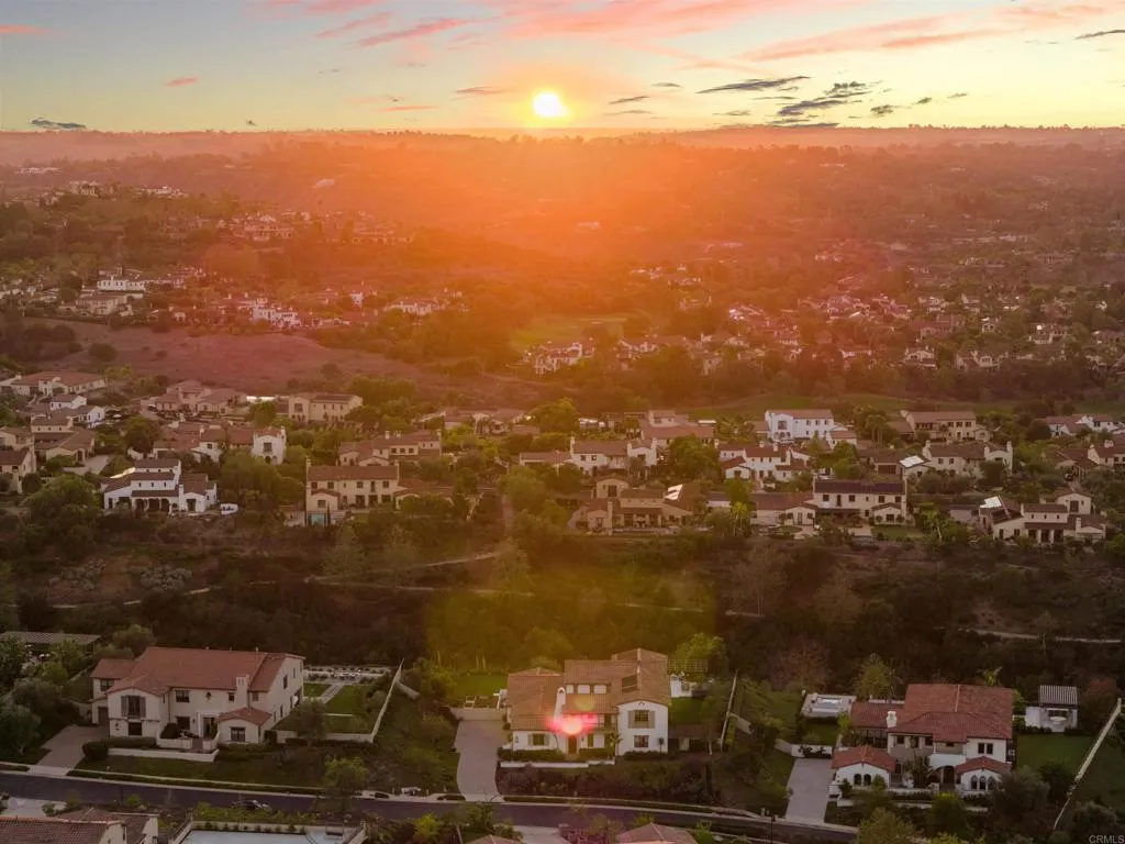 https://cdn.realtyfeed.com/cdn/127/306569400/d743e21c88bb55f6db5e55b22f1e3d0a.webp