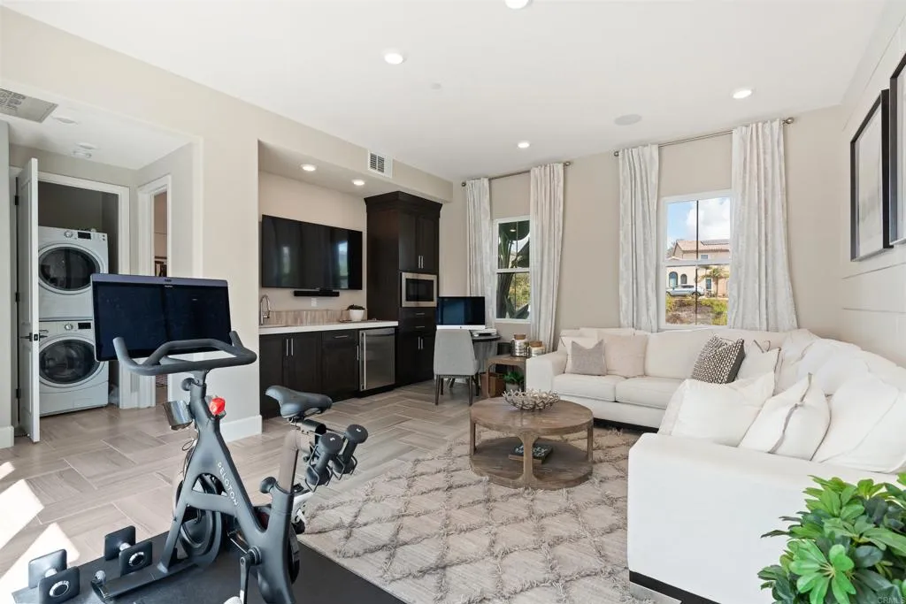 https://cdn.realtyfeed.com/cdn/127/306569400/ef531e1b6b10e4a0a1367f1895a38cab.webp