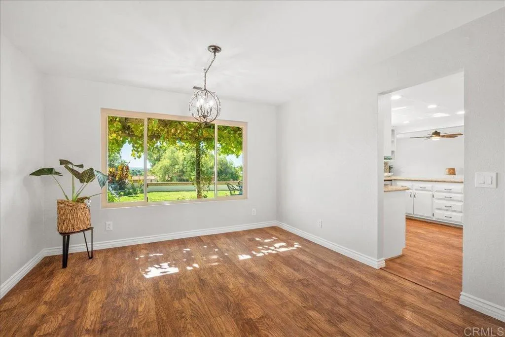 https://cdn.realtyfeed.com/cdn/127/306569529/cbc186fe9faf80ed49b6df8bbd01ee0f.webp