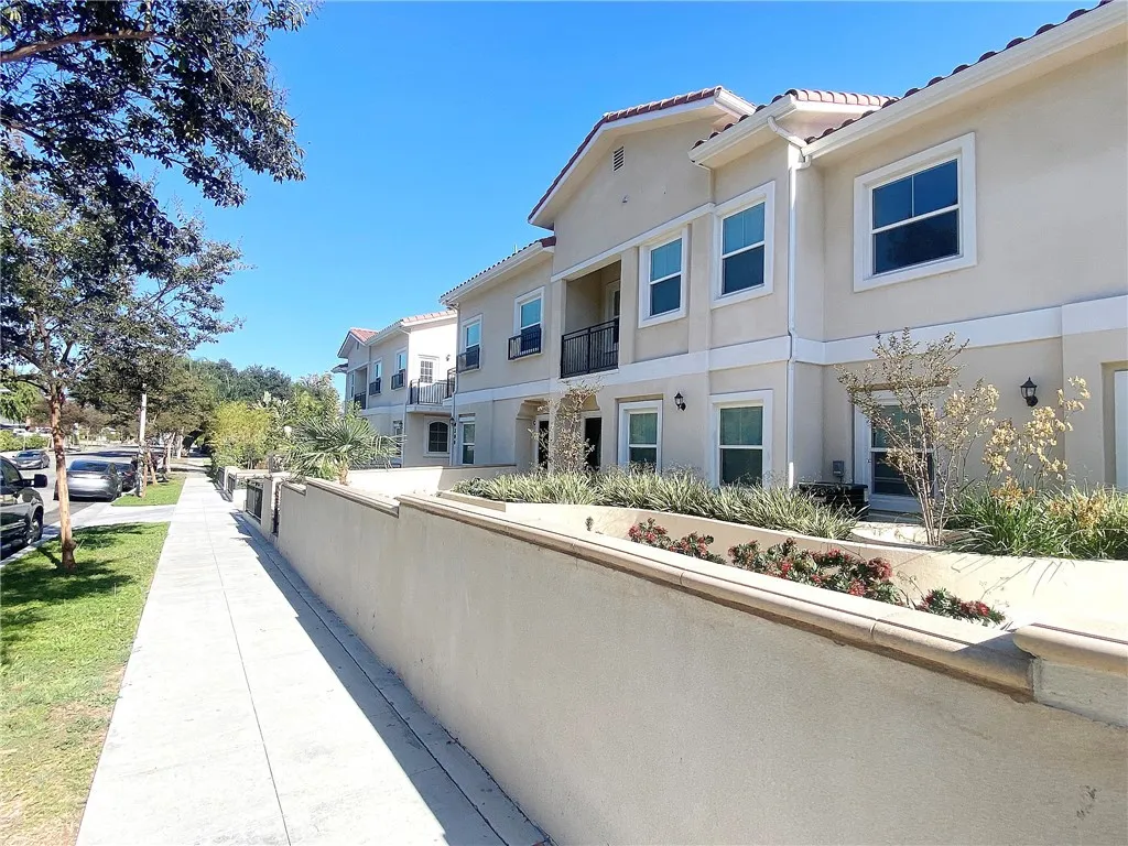 300 E Alhambra Road Unit D, Alhambra, CA 91801 - Photo 2 of 20, Alhambra, CA
