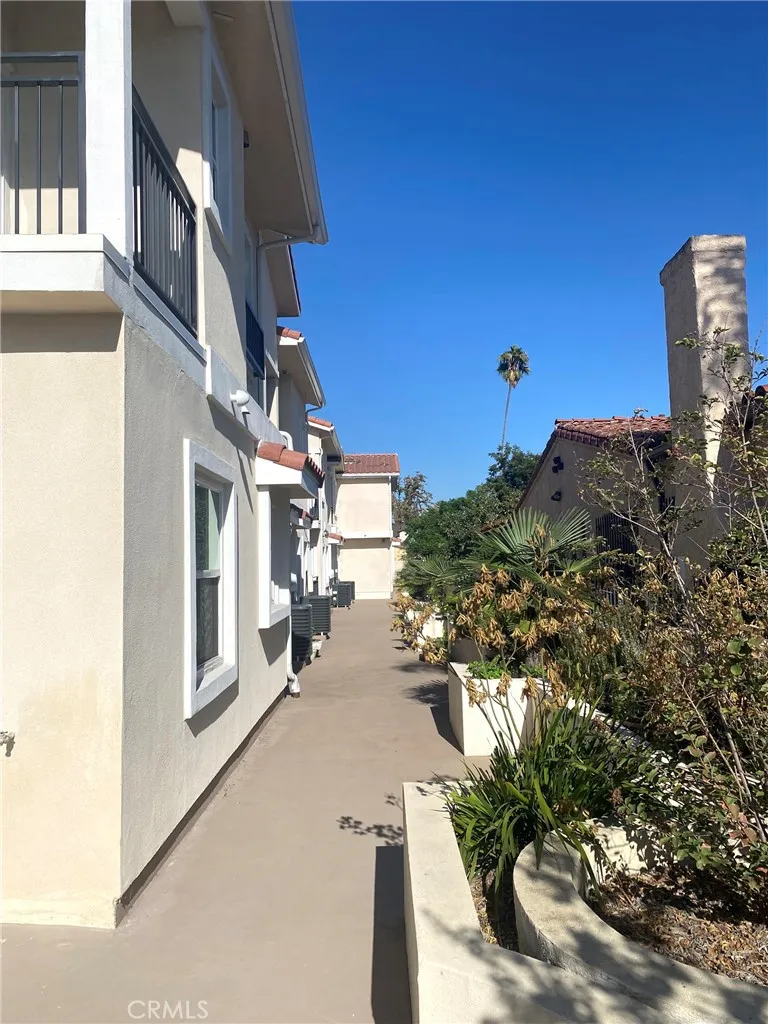 300 E Alhambra Road Unit D, Alhambra, CA 91801 - Photo 4 of 20, Alhambra, CA