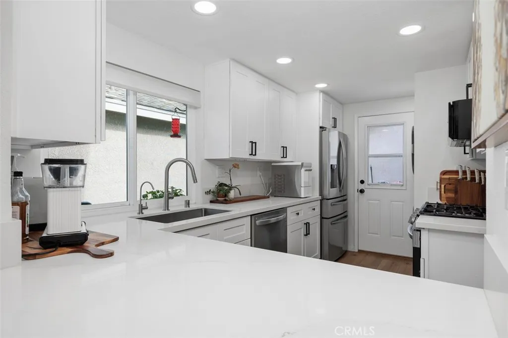 https://cdn.realtyfeed.com/cdn/127/306569589/b3aad10acd2994dc89d9648d44a5a922.webp