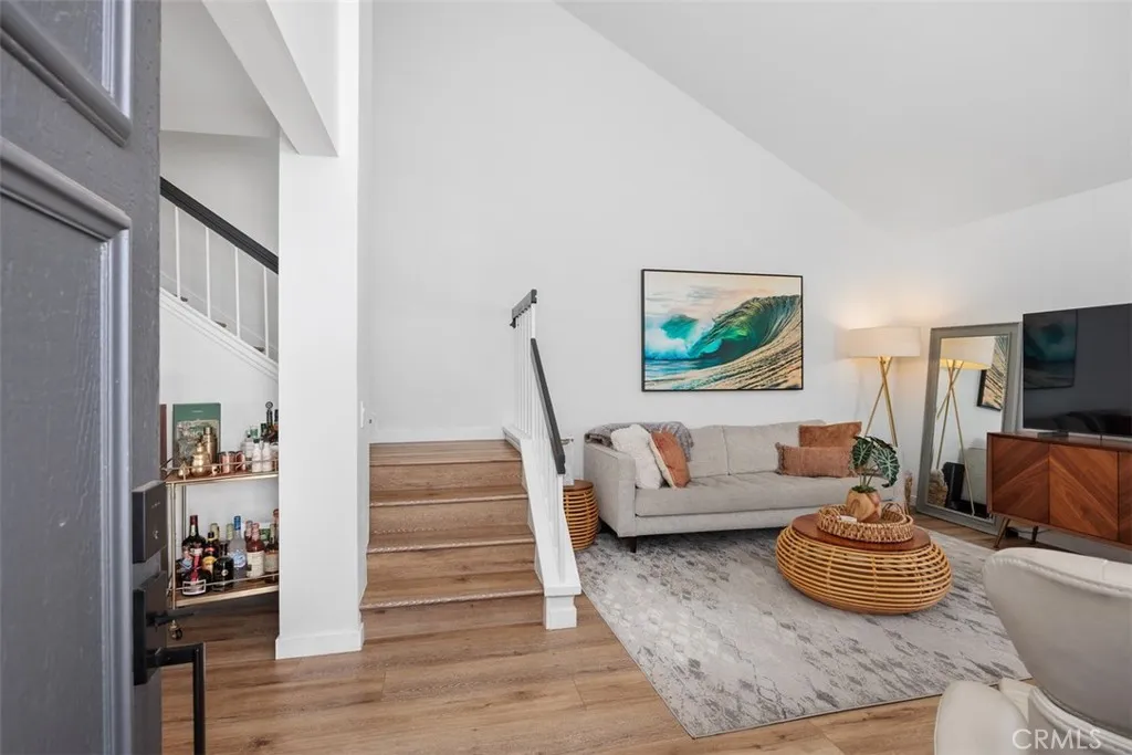 https://cdn.realtyfeed.com/cdn/127/306569589/cf5c0942985891927cd740fab7ef6692.webp