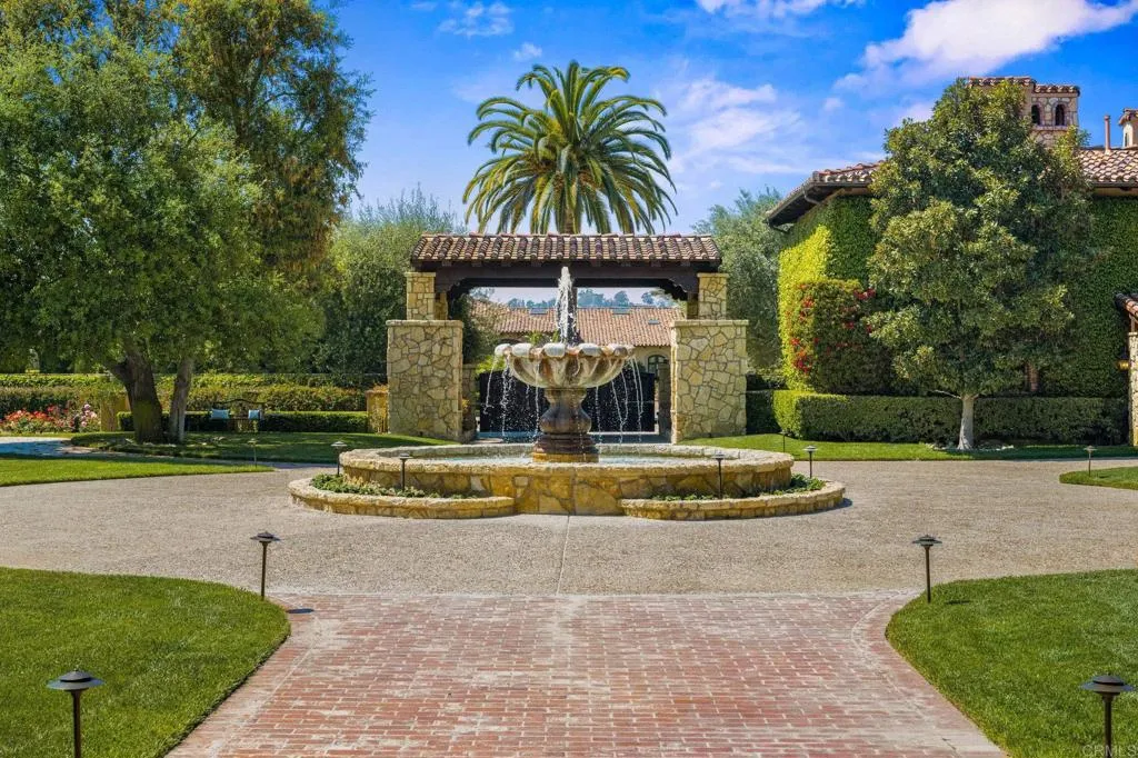 https://cdn.realtyfeed.com/cdn/127/306569724/86c7667431221d81e4daed5cd1b02d11.webp