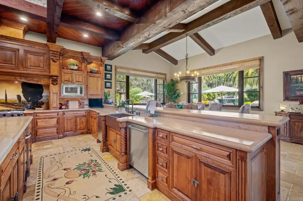 https://cdn.realtyfeed.com/cdn/127/306569724/ea54d6d71e134710fa97d7d59897cf26.webp