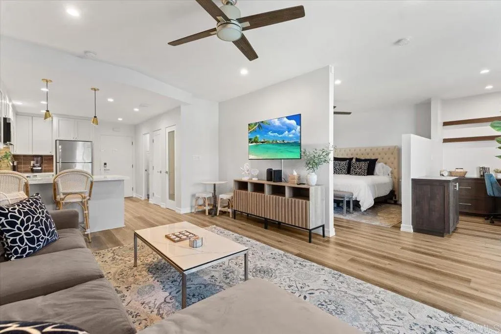 https://cdn.realtyfeed.com/cdn/127/306569735/e44fe39cbea9cf4021727a63c5147ad1.webp