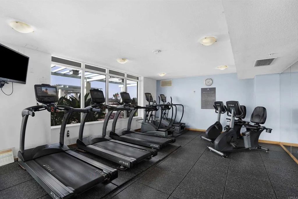 https://cdn.realtyfeed.com/cdn/127/306569822/40ea0b8f2a3d316d76a4b95a119ff854.webp