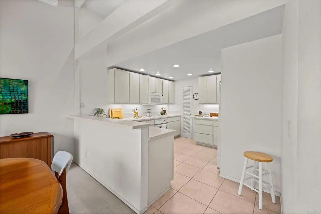 https://cdn.realtyfeed.com/cdn/127/306569823/049fdf0930b7c16a31aabf6e1742543f.webp
