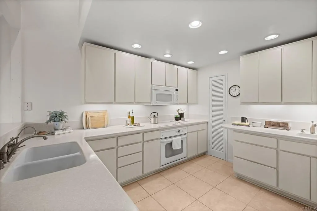 https://cdn.realtyfeed.com/cdn/127/306569823/28154d79464b159e0d9ea7e0e2df8fcf.webp