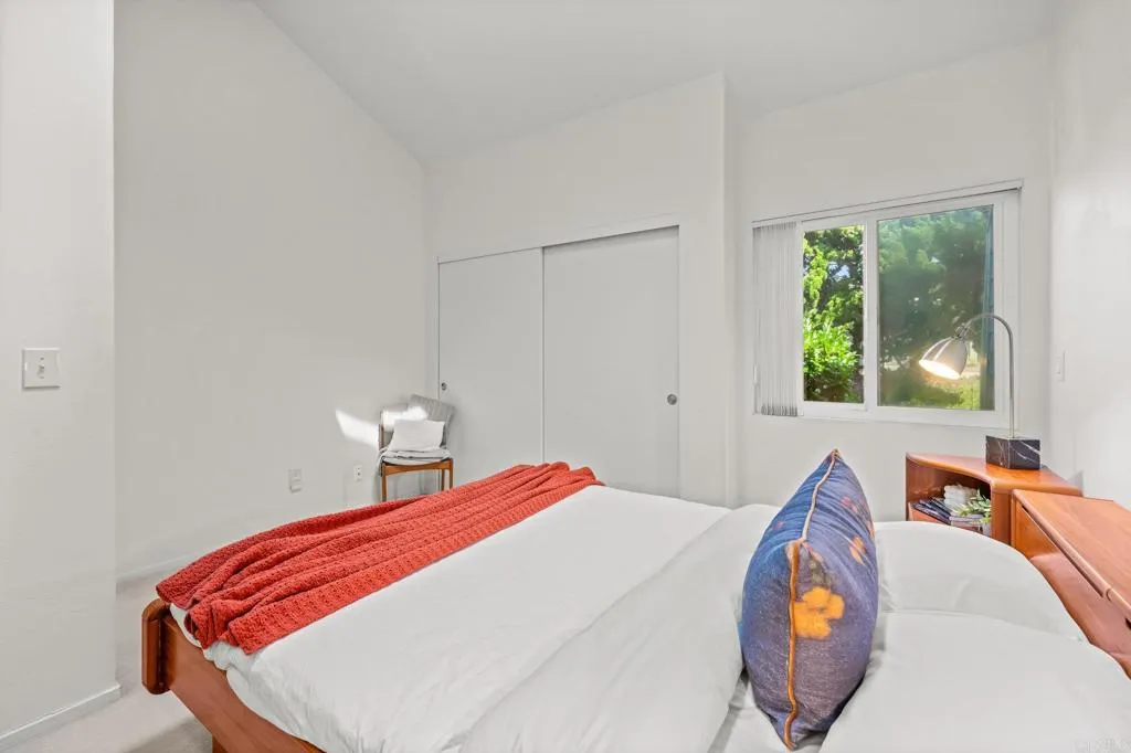 https://cdn.realtyfeed.com/cdn/127/306569823/8f49bfe85f3e8104d06d25cc31d773a9.webp