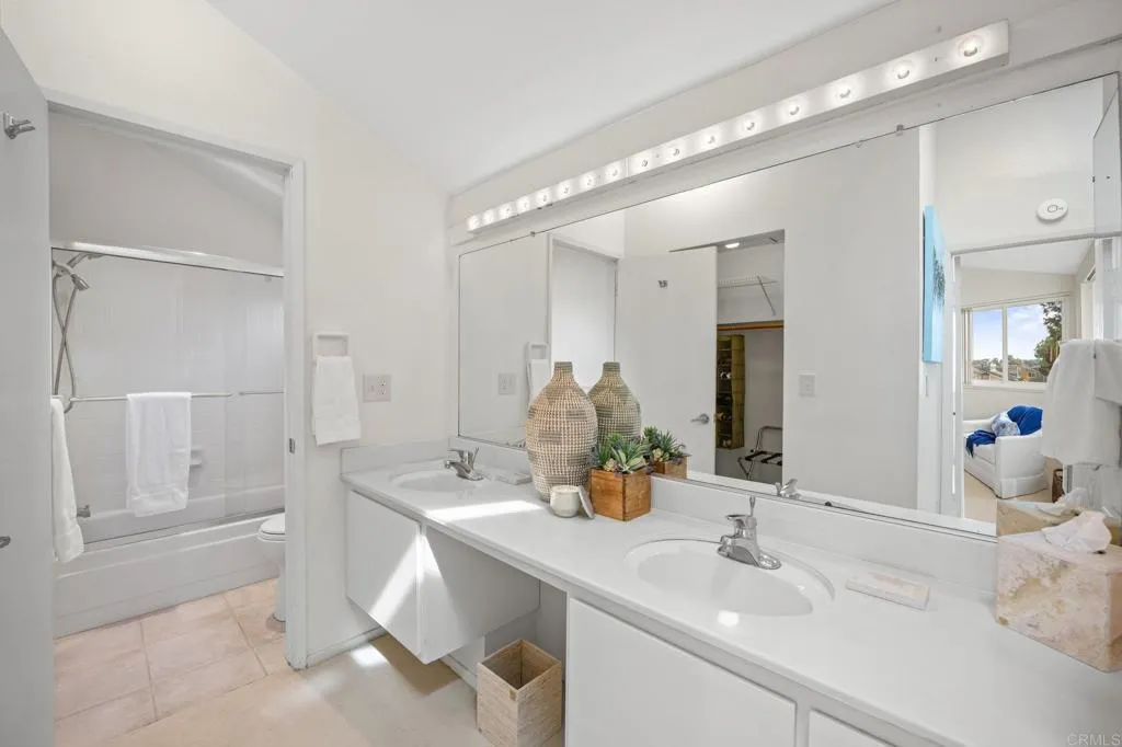 https://cdn.realtyfeed.com/cdn/127/306569823/8f8dd6649bbb9968b0c7a0e89e0eff4f.webp