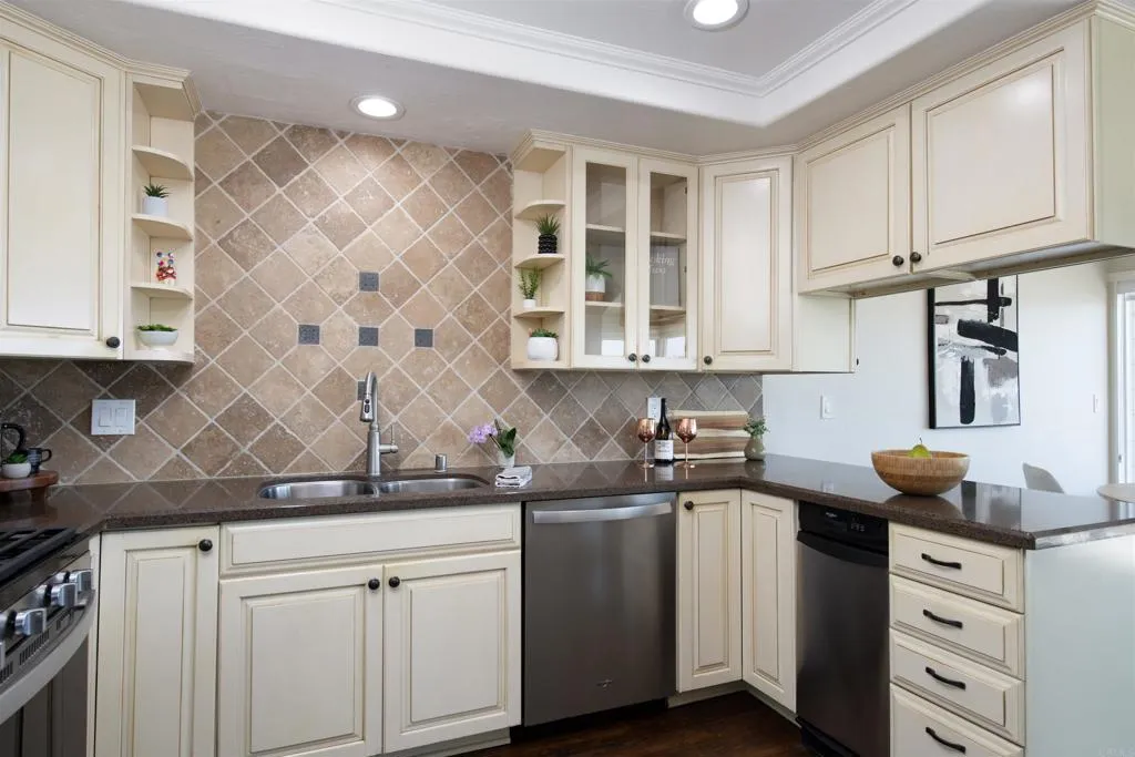 https://cdn.realtyfeed.com/cdn/127/306569842/4afe38f879ae3c5256a90aa00c5c1331.webp