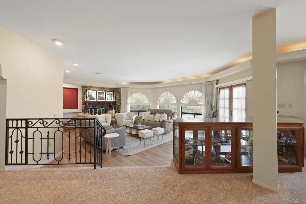 https://cdn.realtyfeed.com/cdn/127/306569870/49b15f1f72c7135c143bb93eab9802d5.webp