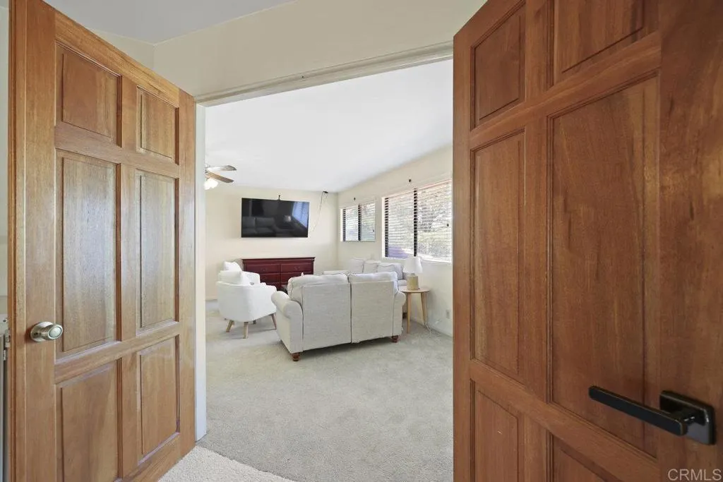 https://cdn.realtyfeed.com/cdn/127/306569870/7bcf9d177dd6e93e346024798ff5a591.webp