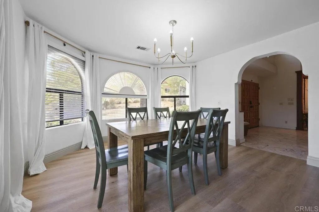 https://cdn.realtyfeed.com/cdn/127/306569870/8f9229217703478f1efb939ddb405d18.webp