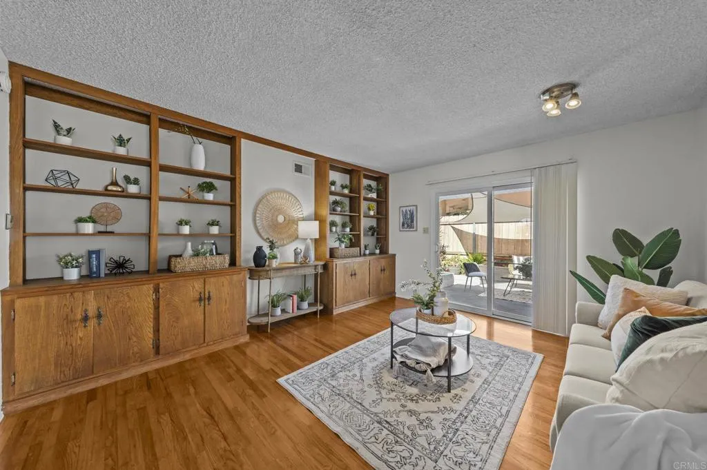 https://cdn.realtyfeed.com/cdn/127/306569895/917bfa0aea514d0fc8afc6c1a5a75224.webp