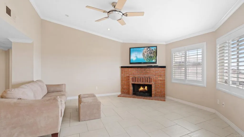 https://cdn.realtyfeed.com/cdn/127/306569921/c3e086c9d1d4017f2893a4821a1cfae8.webp