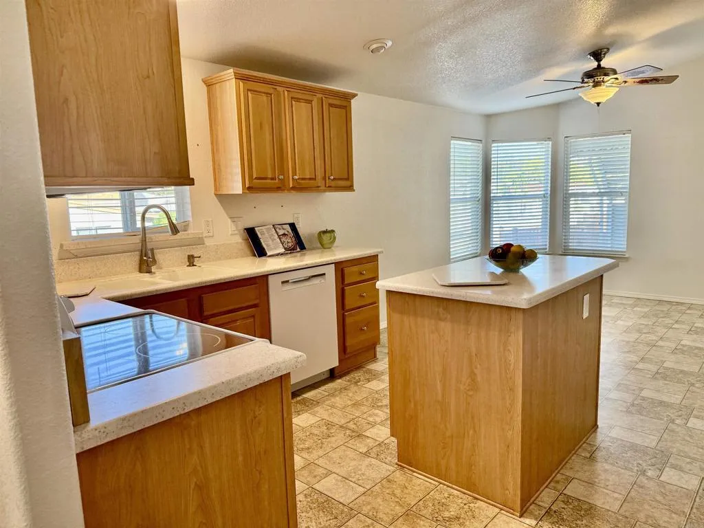 https://cdn.realtyfeed.com/cdn/127/306569924/5ea987d7d7be59dec9e6c7f7fdc9eb92.webp