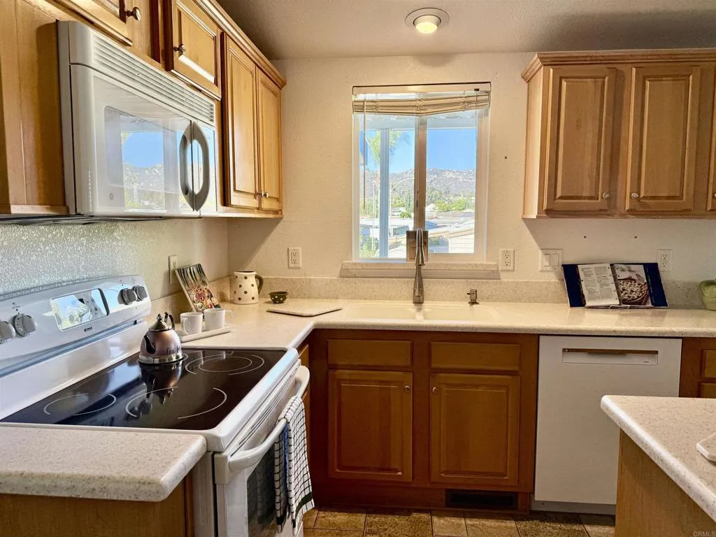 https://cdn.realtyfeed.com/cdn/127/306569924/ad8df7e26a99bf2621c21061e5796ea6.webp